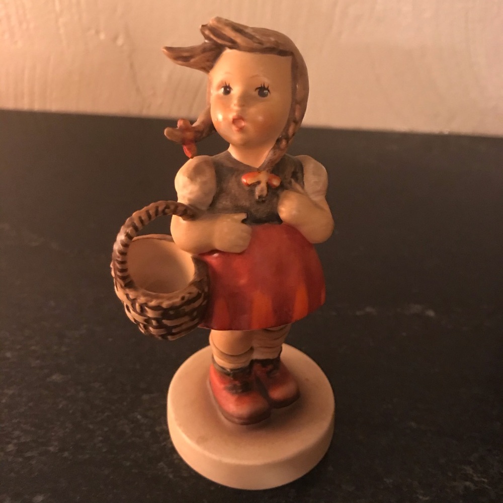 Goebel Hummel Little Shopper